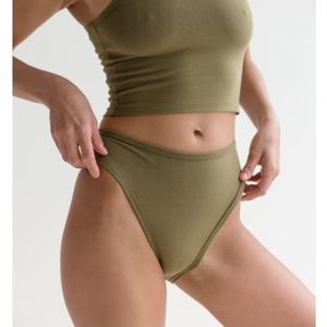 ARQ Misha Undies olive size 2X (NWT)